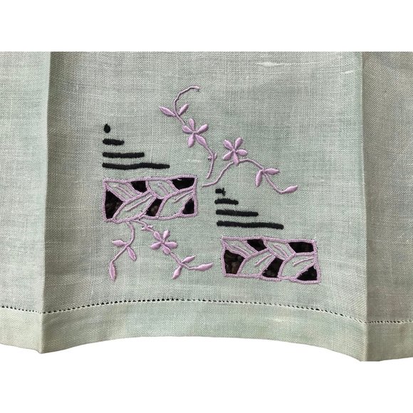 Vintage Embroidered Hand Towels set of 3 in Green Yellow & Orange cut work. - Picture 8 of 10